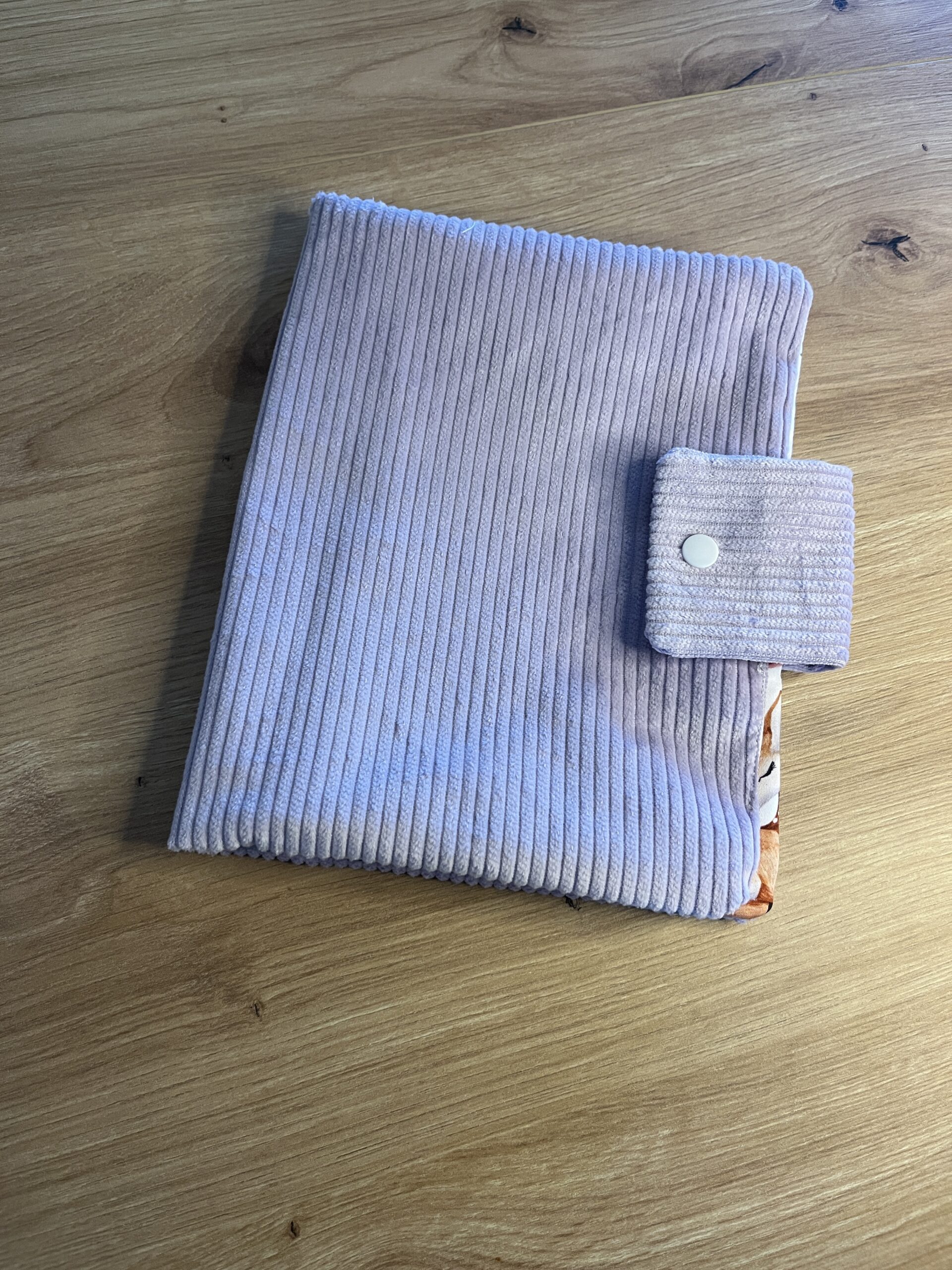 Lila kordbársony pelenkázó neszeszer őzikés belsővel - Image 6