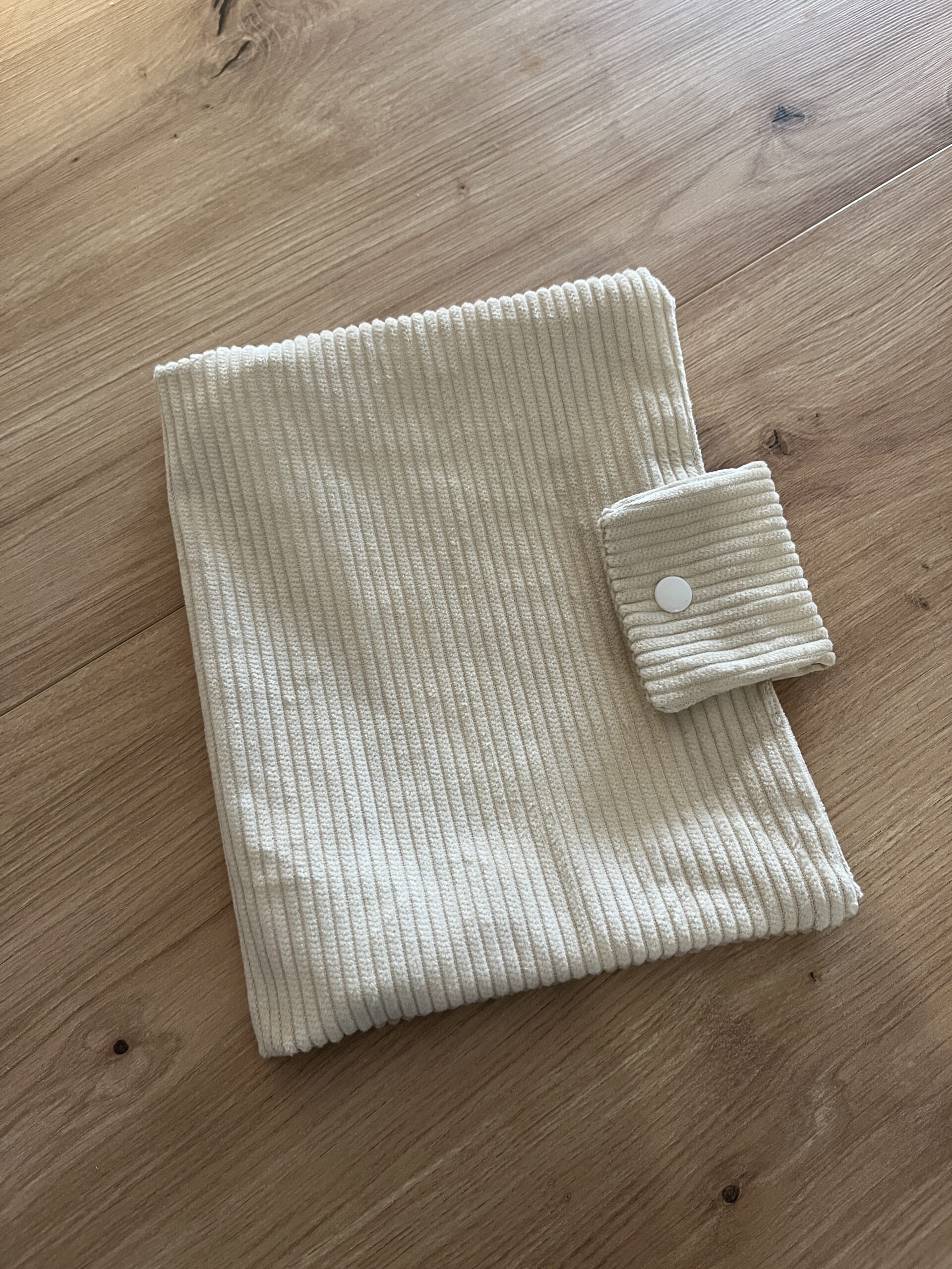 Bézs kordbársony pelenkázó neszeszer őzikés belsővel - Image 2