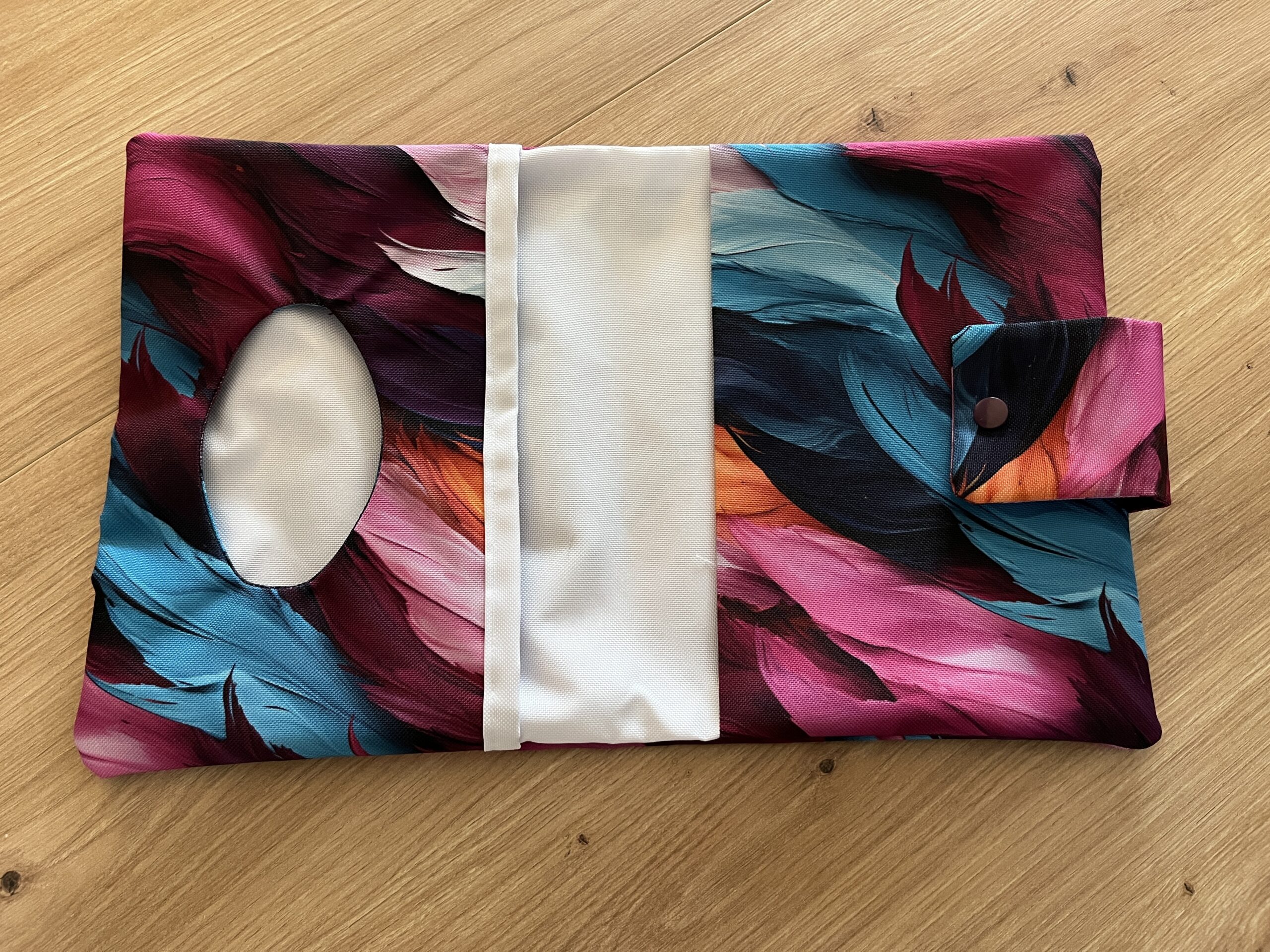 Vízhatlan toll mintás pelenkázó neszeszer - Image 3