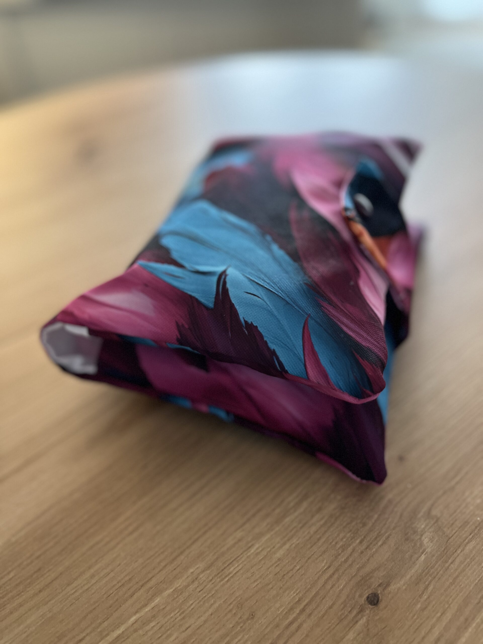 Vízhatlan toll mintás pelenkázó neszeszer - Image 5