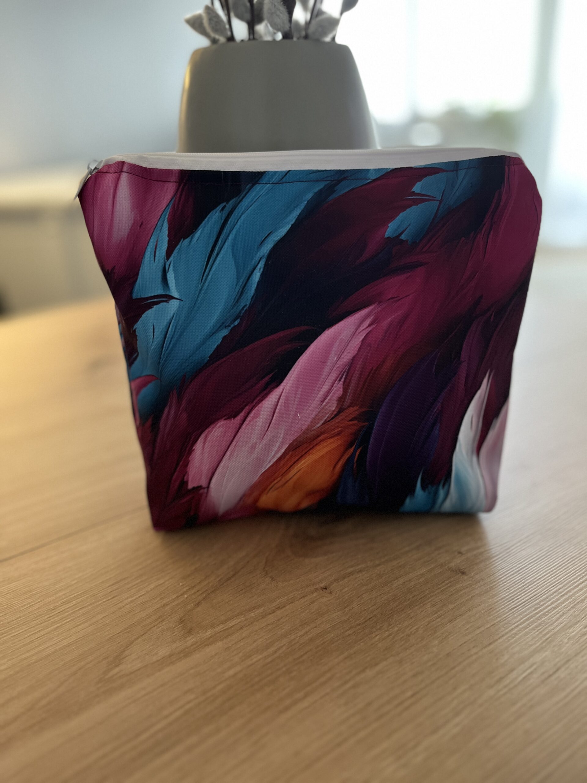 Vízhatlan toll mintás neszeszer - Image 2